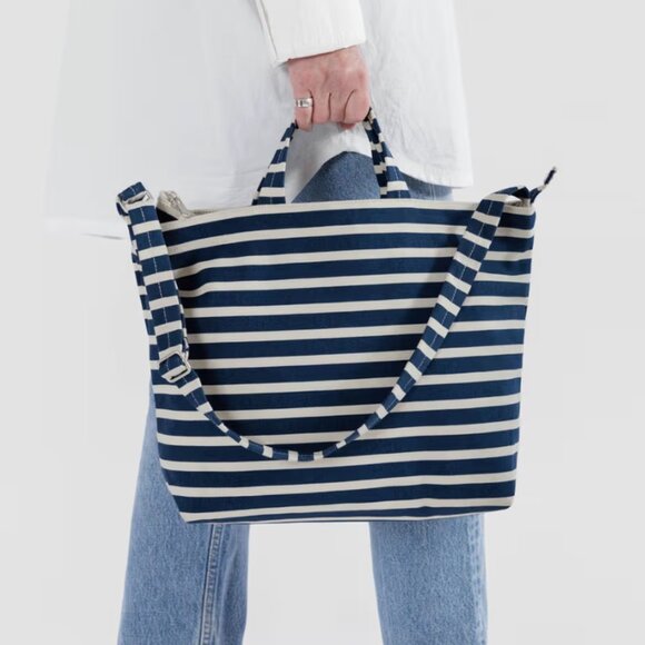 Baggu: Horizontal Zip Duck Bag in Navy Stripe - Picture 1 of 8
